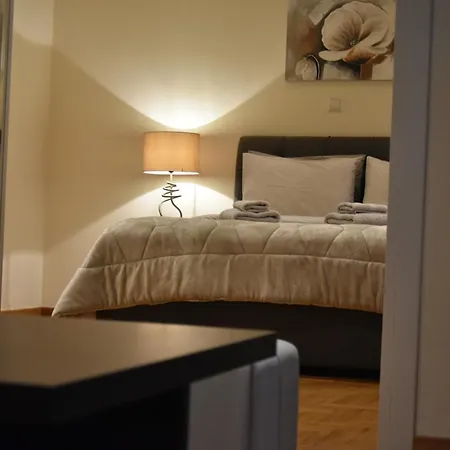 Peaceful Retreat In Kolonaki Apartment