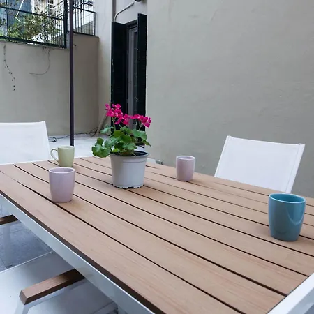 Peaceful With Quiet Private Yard In Kallithea Athens