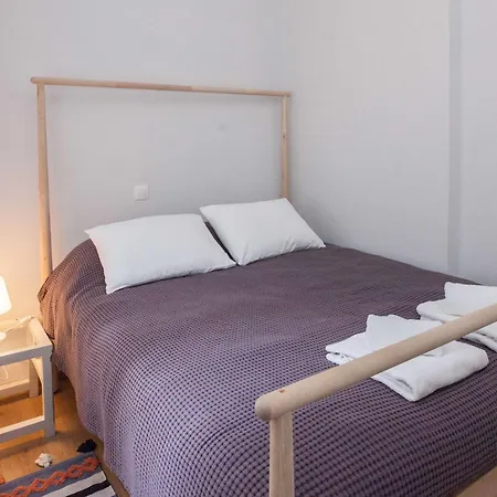 Peaceful With Quiet Private Yard In Kallithea Apartment *