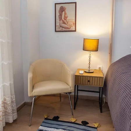 Apartment Peaceful With Quiet Private Yard In Kallithea *