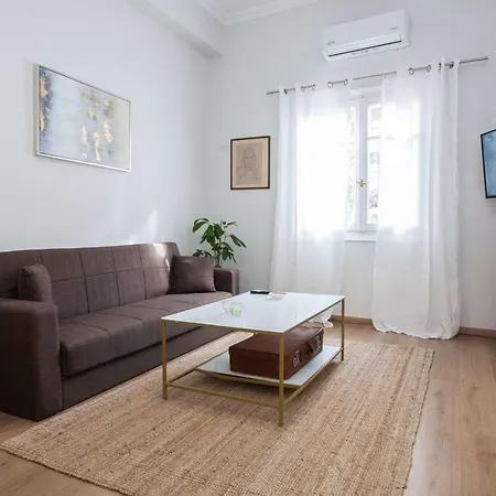 Peaceful With Quiet Private Yard In Kallithea * Athens