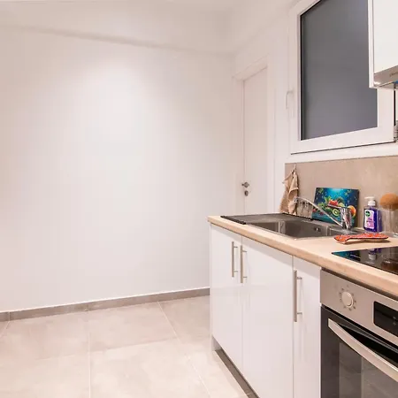 Modern 2-bedroom Next To Caravel Apartment *