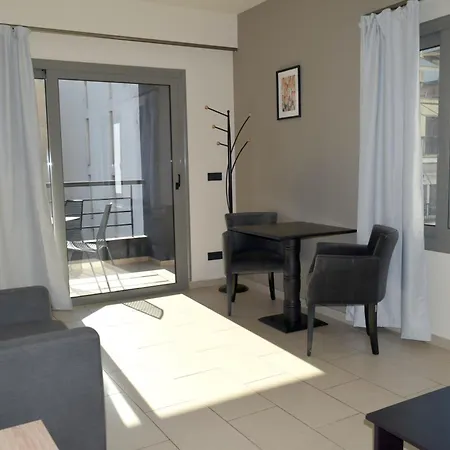 Aparthotel Athenian 3*