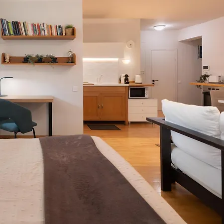 Bright, Cosy Close To Glyfada & Center *