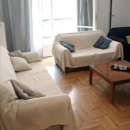 Apartment Cozy - Central, 3 Mins From Metro