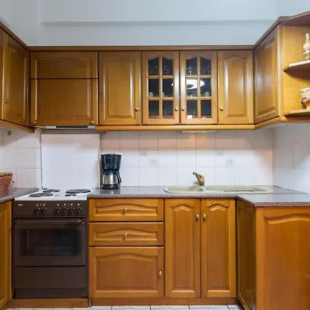 Apartment Cozy - Central, 3 Mins From Metro *