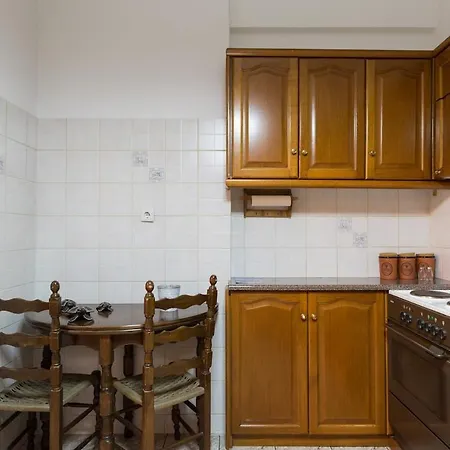 Cozy - Central, 3 Mins From Metro Apartment