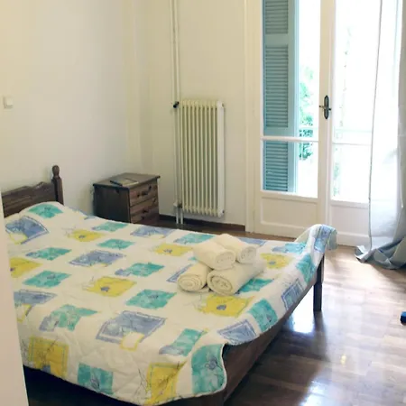 Apartment Cozy - Central, 3 Mins From Metro *