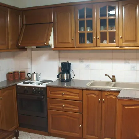 Cozy - Central, 3 Mins From Metro Apartment