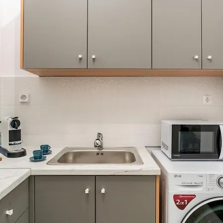 Welcoming Near Acropolis Station Apartment