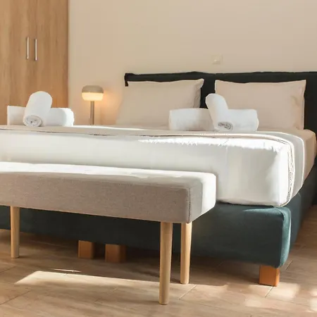 Neoclassical With Jacuzzi Near Acropolis-living Stone Aragonit Apartment Athens