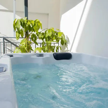 Neoclassical With Jacuzzi Near Acropolis-living Stone Aragonit * Athens