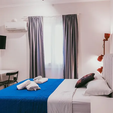 Aura Klathmonos Apartment
