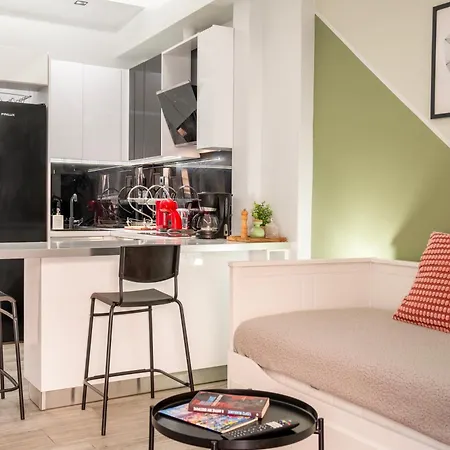 Luxury In The Center Apartment *