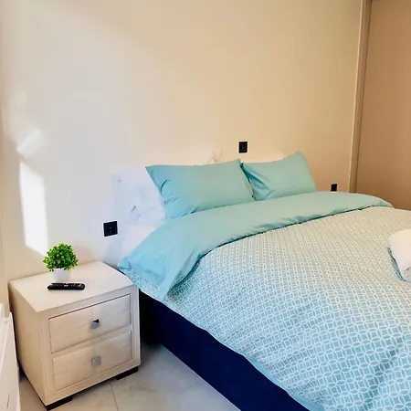 Modern Designer & Stylish Comfort Goudi Apartment *