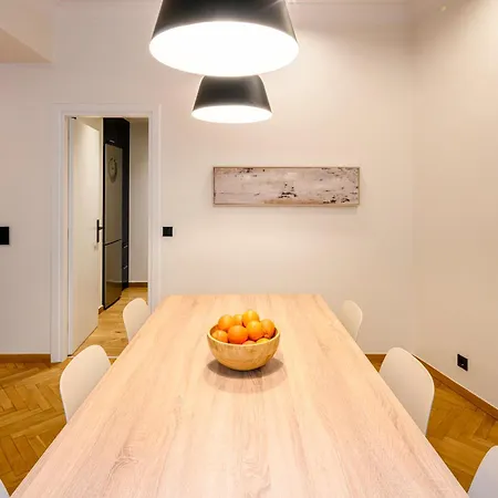 Plaka Premier - Steps From Acropolis Museum And Metro Apartment