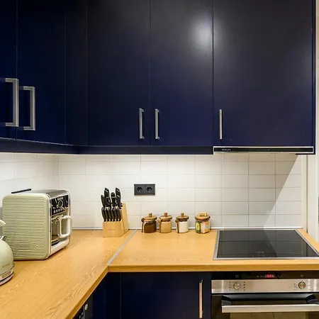 Apartment Plaka Premier - Steps From Acropolis Museum And Metro