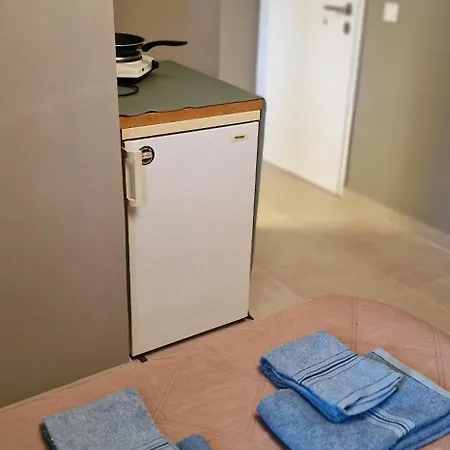 A Cozy Affordable Place At Voula *