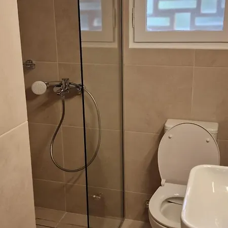 A Cozy Affordable Place At Voula Apartment