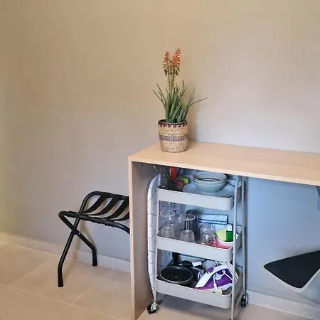 Apartment A Cozy Affordable Place At Voula