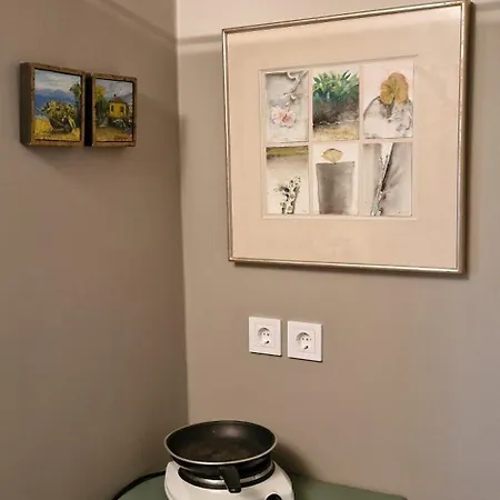 Apartment A Cozy Affordable Place At Voula Athens