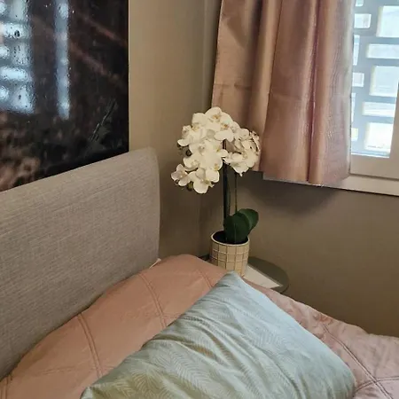 A Cozy Affordable Place At Voula *