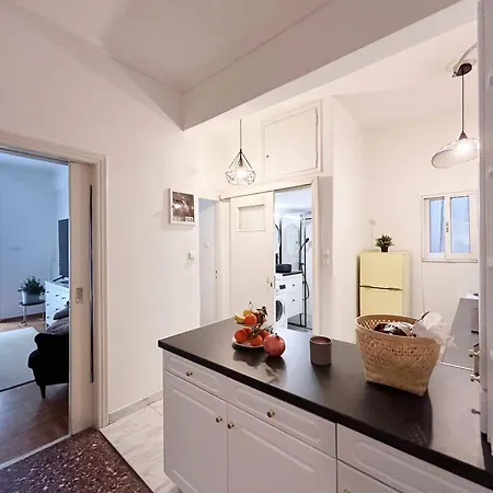 Cozy 1br In Art-filled Area Near Landmarks *