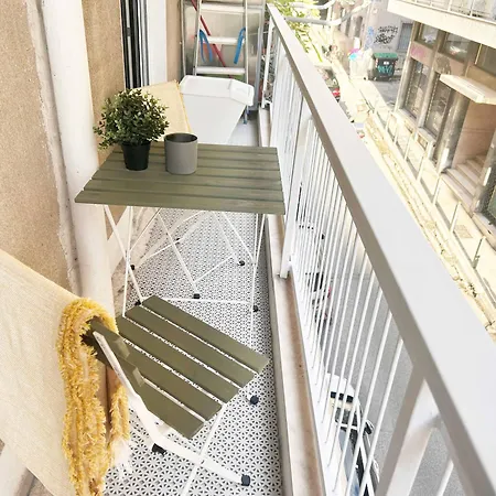 Cozy 1br In Art-filled Area Near Landmarks *