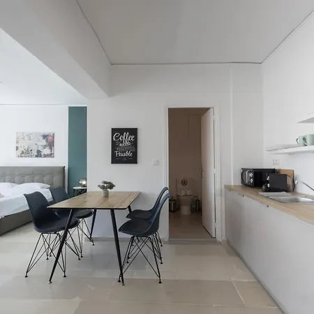Spacious Urban Retreat 2-bedroom Haven For 8 Apartment *