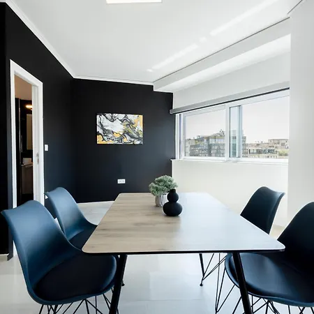 Apartment Spacious Urban Retreat 2-bedroom Haven For 8 Athens
