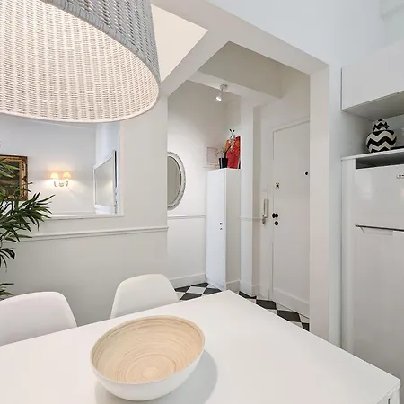 Chessboard Styled 2bd Next To Acropolis&metro Athens