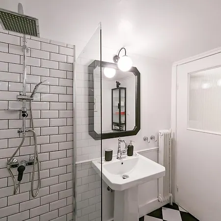 Apartment Chessboard Styled 2bd Next To Acropolis&metro Athens
