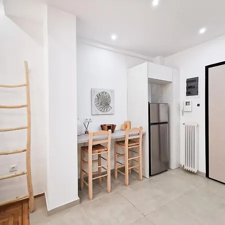 Apartment Stunning Next To Acropolis And Metro *