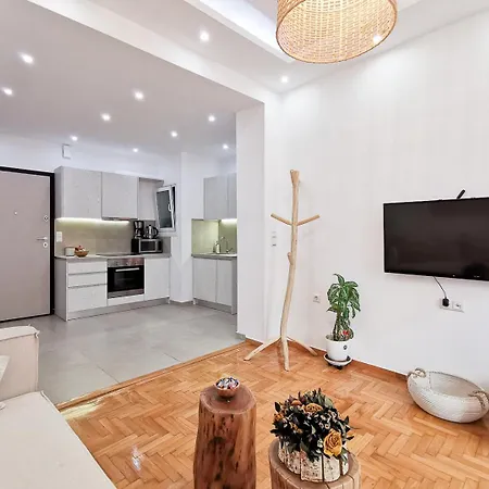 Stunning Next To Acropolis And Metro