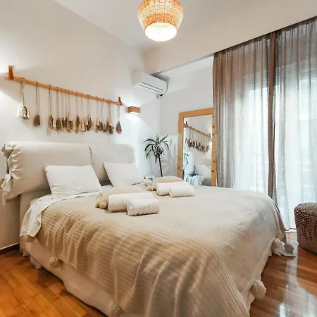 Stunning Next To Acropolis And Metro Apartment