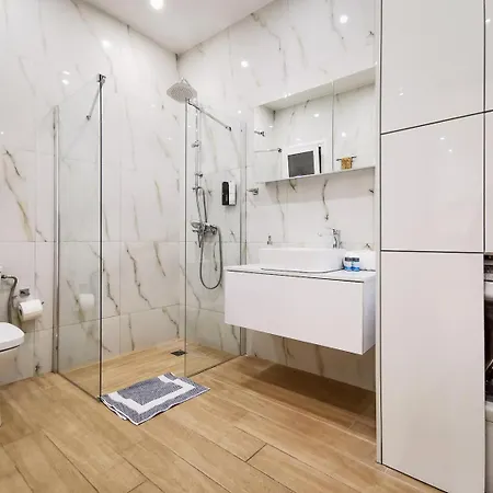 Stunning Next To Acropolis And Metro *