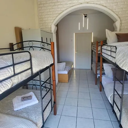 Apartment 4-bedroom For Large Groups And Families Athens