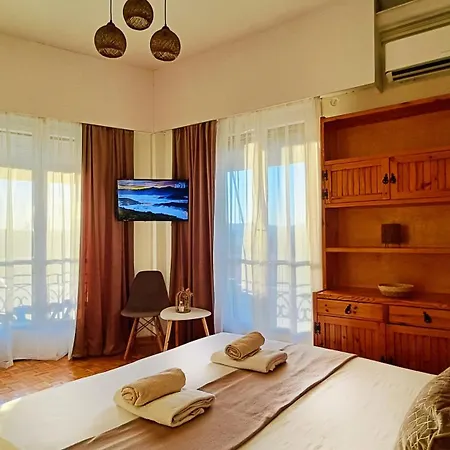 Apartment 4-bedroom For Large Groups And Families Athens