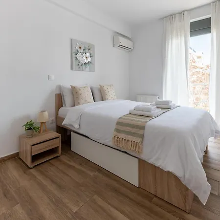 Stylish Spacious In Palaio Faliro Athens