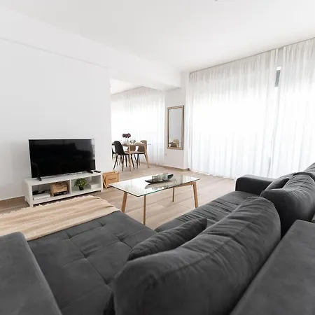 Stylish Spacious In Palaio Faliro Athens