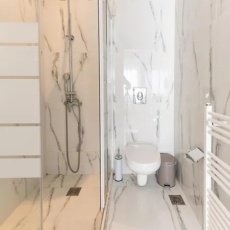 Stylish Spacious In Palaio Faliro Apartment *