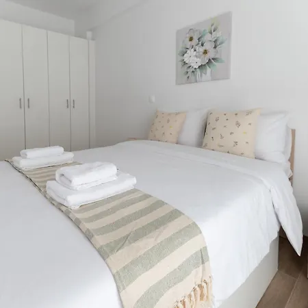 Stylish Spacious In Palaio Faliro