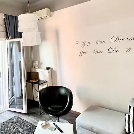 Cozy In Riviera, Next To Snfcc * Athens