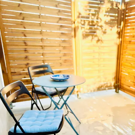 Cozy In Riviera, Next To Snfcc Apartment Athens