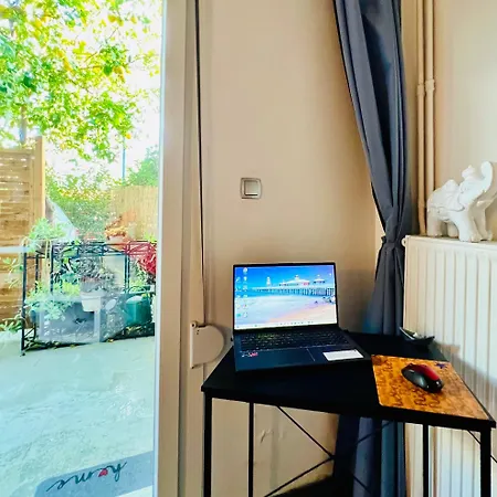 Cozy In Riviera, Next To Snfcc Apartment Athens