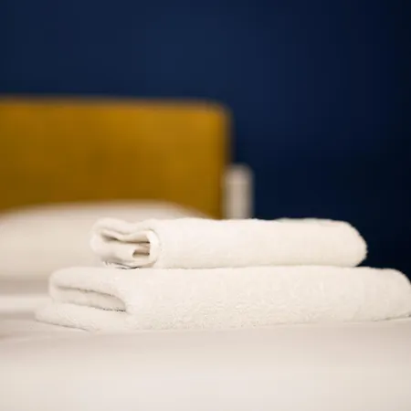 Luxury 2 * Atenas