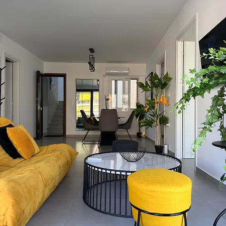 Th0 Futuristic Luxury Two Bedrooms With High-tech Amenities Apartment Athens