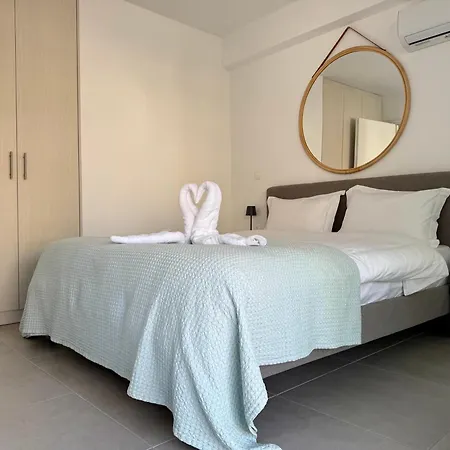 Th0 Futuristic Luxury Two Bedrooms With High-tech Amenities Apartment