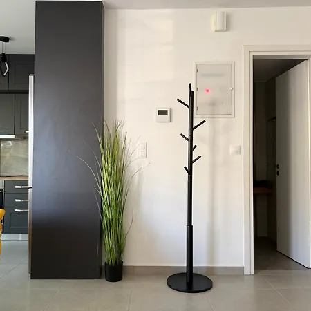Th0 Futuristic Luxury Two Bedrooms With High-tech Amenities *