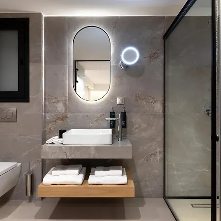 호텔 Hilton Garden Syggrou Avenue 4*